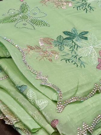 Premium silk saree (Pista Green)